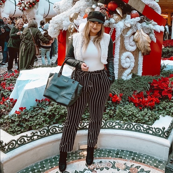 Meet your Posher, Danielle - Picture 1 of 4